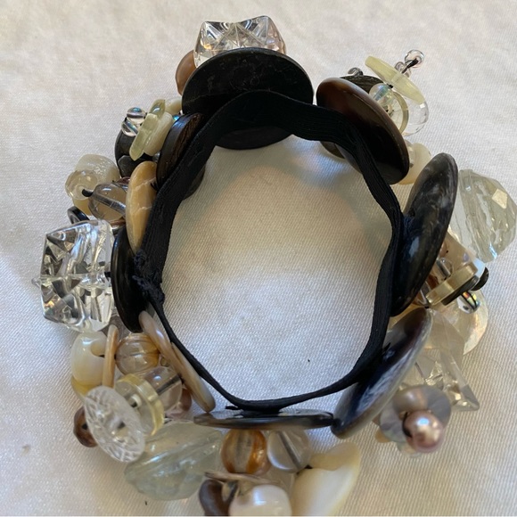 Button Bracelet - Picture 3 of 9